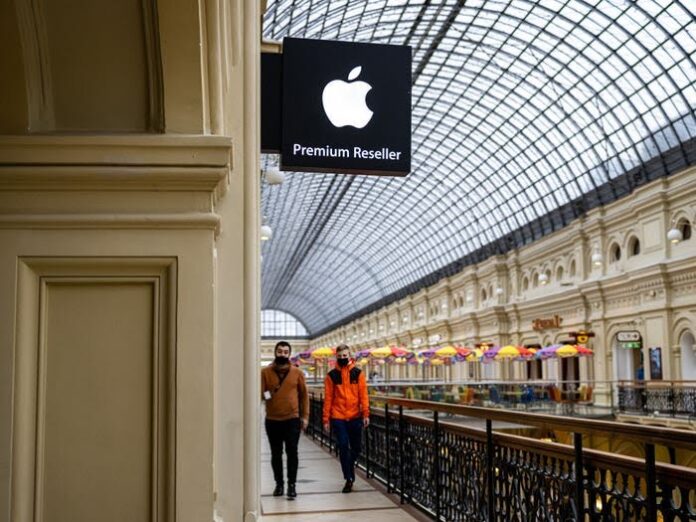 An Apple reseller in Russia in 2021. Dimitar Dilkoff/AF/Getty Images Russian mobile