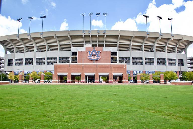 Jordan-Hare Stadium is one of the most intimidating venues to play at ©CC BY 2.0 – License