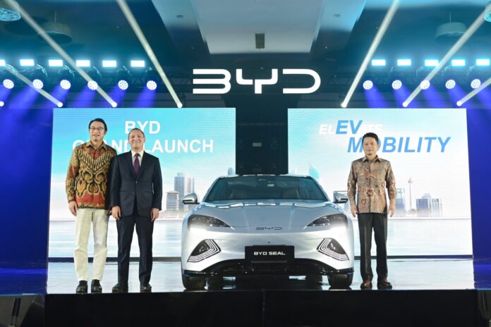 BYD has officially entered the Indonesian passenger vehicle market with the launch of three electric models, BYD ATTO 3, BYD DOLPHIN, and BYD SEAL!