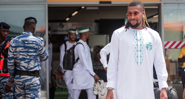 Midfielder Alex Iwobi arrived Abidjan with teammates on Wednesday. X/@FotoNugget