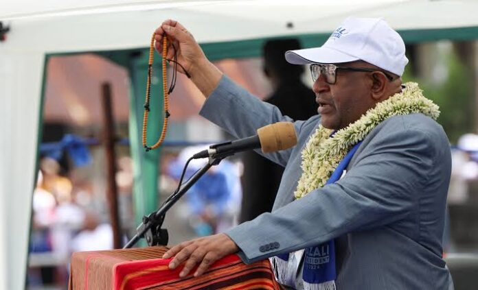 Comoros' President Azali Assoumani addresses supporters during a political rally ahead of the presidential election outside Moroni, Comoros January 9, 2024. REUTERS/Issihaka Mahafidhou/FILE