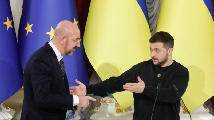 European Council President Charles Michel (L) and Ukraine’s President Volodymyr Zelensky (R) react during a joint press conference following their meeting in Kyiv, Ukraine, 21 November 2023. Charles M Image bypicture alliance / EPA | SERGEY DOLZHENKO  ©