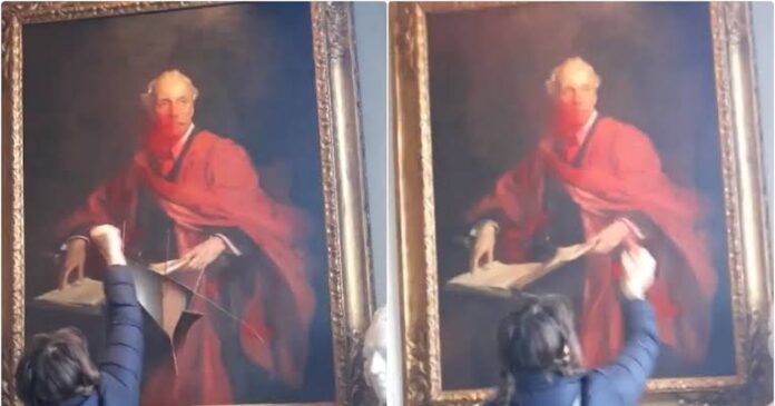 Screengrab from the viral video.Credit: X/Pal_action