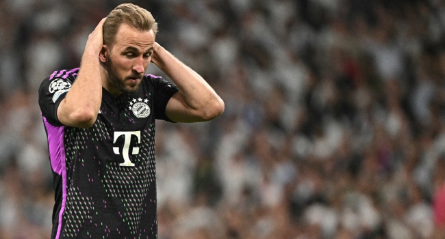 Bayern Munich’s English forward #09 Harry Kane reacts to their defeat after the UEFA Champions League semi final second leg football match between Real Madrid CF and FC Bayern Munich at the Santiago Bernabeu stadium in Madrid on May 8, 2024. (Photo by JAVIER SORIANO / AFP)