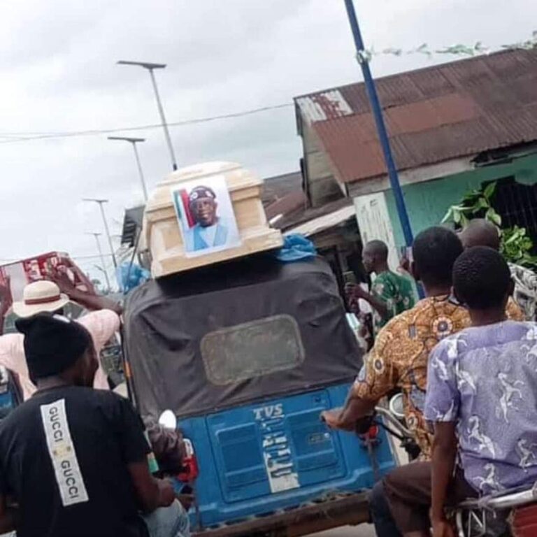 #EndBadGovernance: Protesters Display ‘Empty Coffin’ with Tinubu’s Poster