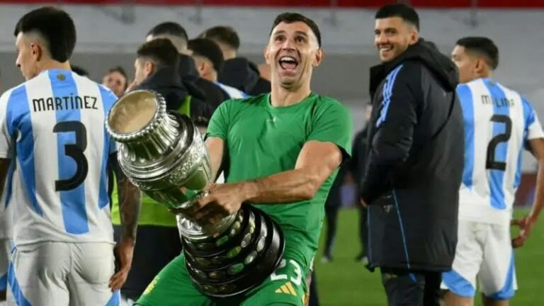 FIFA Land Argentina’s Emiliano Martinez 2 Match Ban Over ‘Offensive Behaviour’