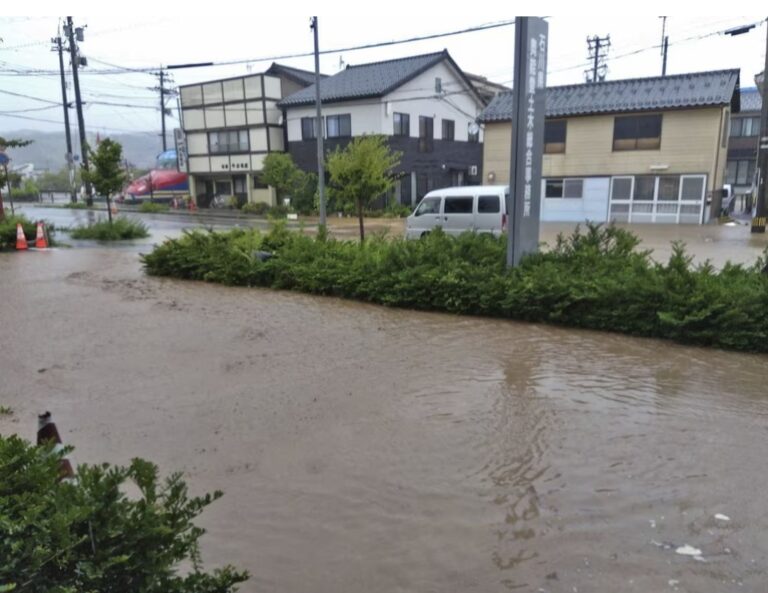 Japan Urges 200,000 People to Evacuate Due to Heavy Rain