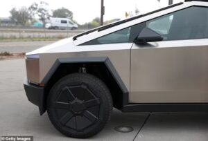 The affected vehicles include Model 3 and Model Y sedans from the 2017-2025 and 2020-2025 model years, as well as the 2024 Cybertruck
