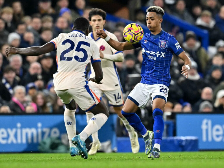 EPL: Man United Lose Fourth Game In A Row, Chelsea Crash To Lowly Ipswich