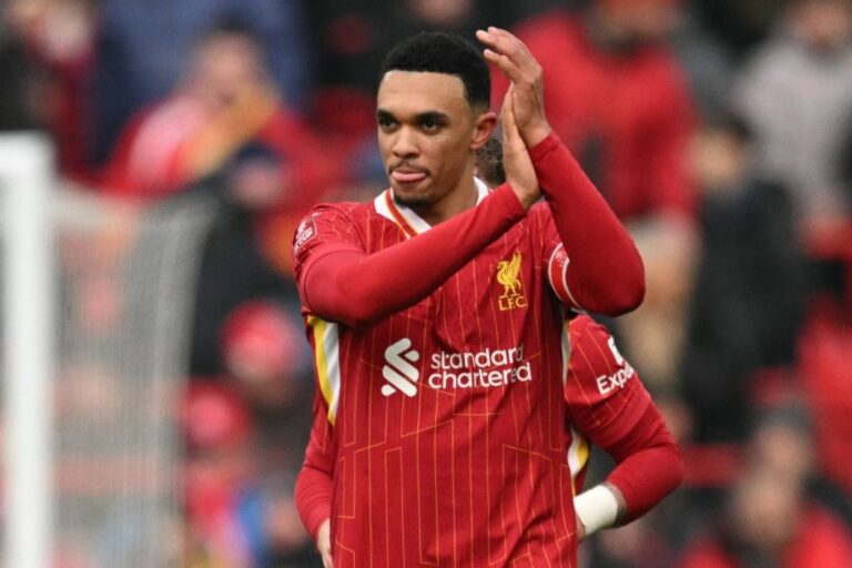 Alexander-Arnold Says he is Leaving Liverpool