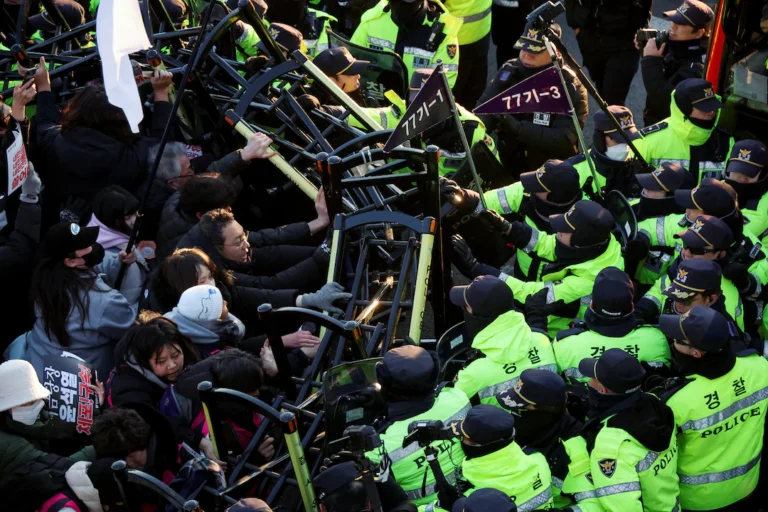Supporters Prevent South Korean Investigators From Arresting Impeached President Yoon