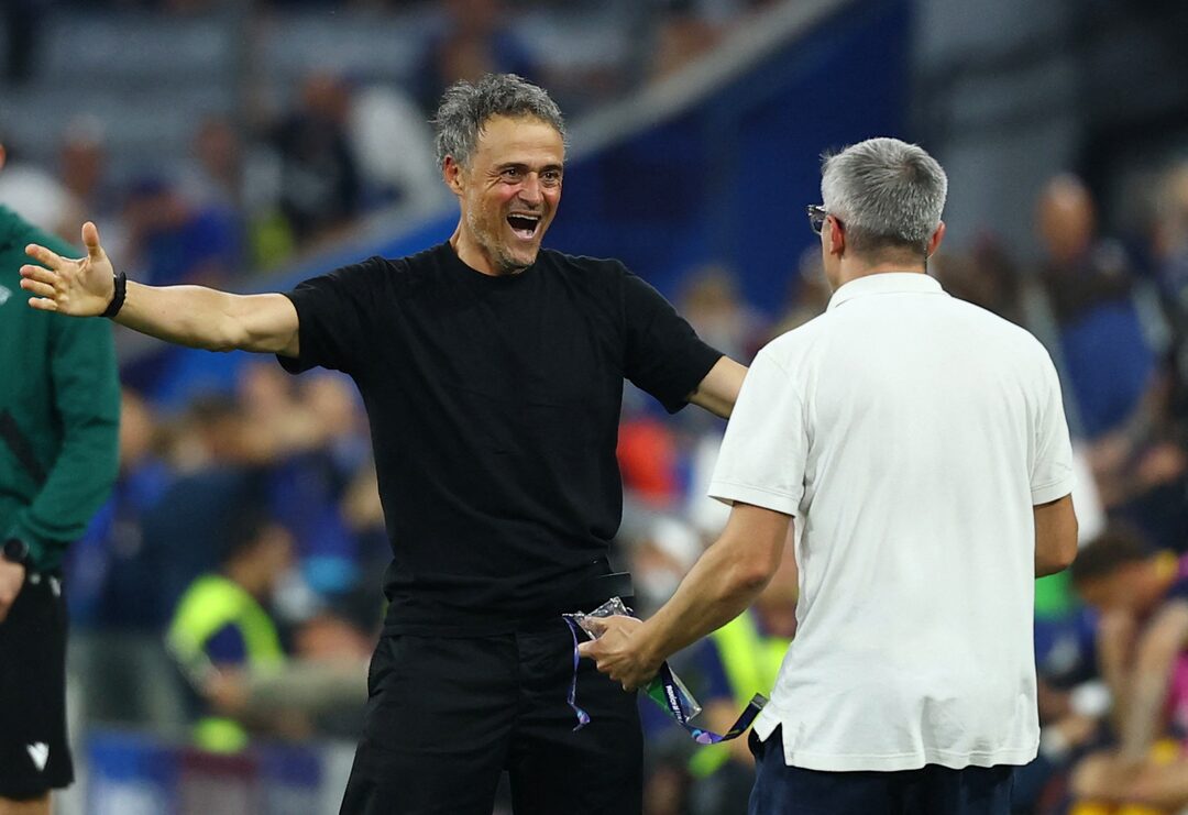 Soccer Football - Champions League - Final - Paris St Germain v Inter Milan - Allianz Arena, Munich, Germany - May 31, 2025 Paris St Germain coach Luis Enrique celebrates their fifth goal scored by Senny Mayulu REUTERS/Kai Pfaffenbach 