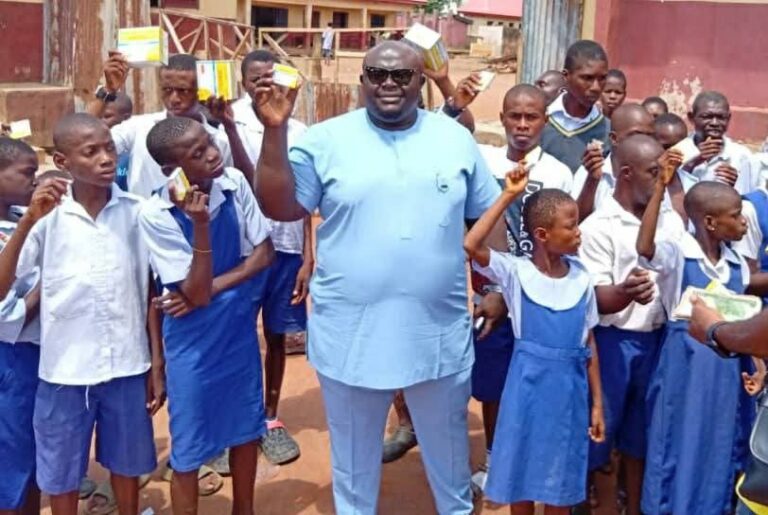 Anambra Lawmaker Distribute Deworming Tablets To Schools