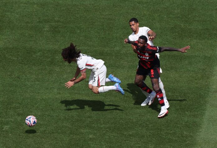 Soccer Football - FIFA Club World Cup - Group D - Flamengo v Chelsea - Lincoln Financial Field, Philadelphia, Pennsylvania, U.S. - June 20, 2025 Chelsea's Marc Cucurella in action with Flamengo's Gerson REUTERS/Evelyn Hockstein