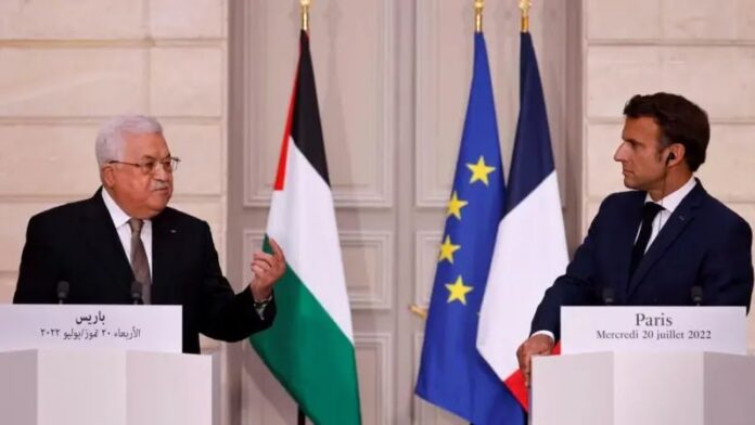 Palestinian Authority President Mahmoud Abbas (left) and French President Emmanuel Macron during toks for Paris in July 2022. REUTERS Palestinian Authority President Mahmoud Abbas (left) and French President Emmanuel Macron during toks for Paris in July 2022. REUTERS