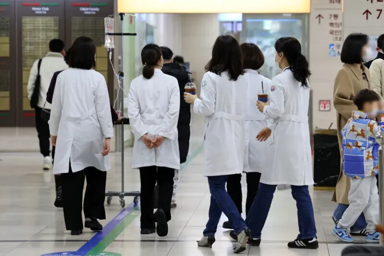 South Korea Medical Students End 17-month Class Boycot