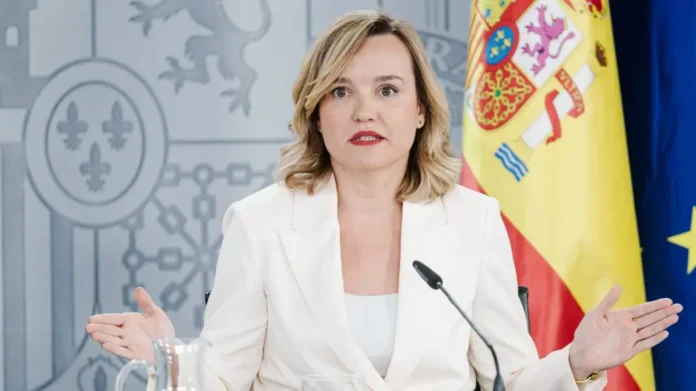 La ministra Portavoz, de Educación, Formación Profesional y Deportes, Pilar Alegría, durante una rueda de prensa posterior a la reunión del Consejo de Ministros en el Palacio de La Moncloa, a 10 de junio de 2025, en MadridCarlos Luján / Europa Press