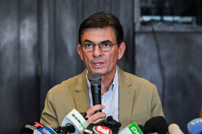 Centrist senator Rodrigo Paz of the Christian Democratic Party (PDC) attends a press conference following his victory in Bolivia's presidential runoff on Sunday, in La Paz, Bolivia, October 20, 2025. Photo by Claudia Morales/REUTERS