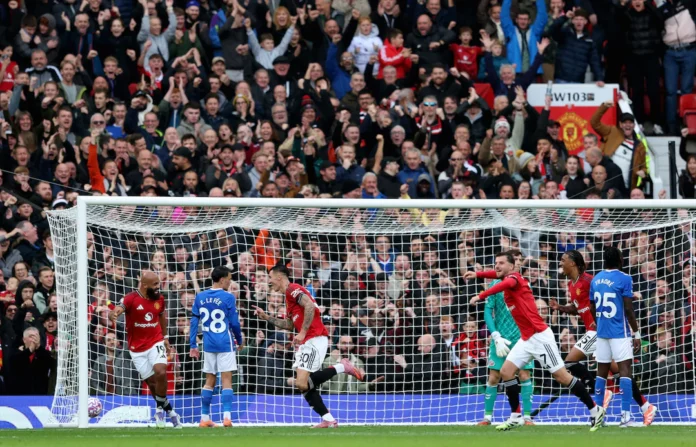 Soccer Football - Premier League - Manchester United v Sunderland - Old Trafford, Manchester, Britain - October 4, 2025 Manchester United's Benjamin Sesko celebrates scoring their second goal REUTERS/Scott Heppell