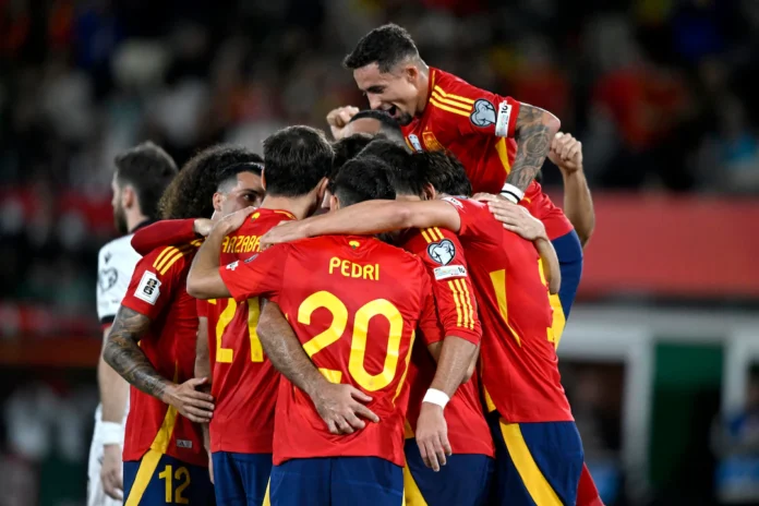 Soccer Football - FIFA World Cup - UEFA Qualifiers - Group E - Spain v Georgia - Estadio Manuel Martinez Valero, Elche, Spain - October 11, 2025 Spain's Mikel Oyarzabal celebrates scoring their second goal with teammates REUTERS/Pablo Morano 