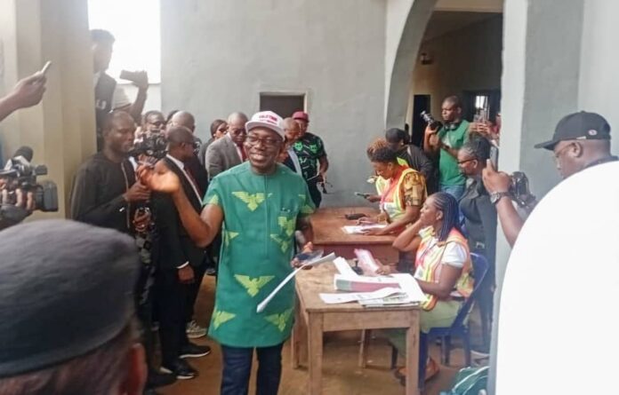 Governor Chukwuma Soludo voting at his Polling Unit 002, Umuezeadigo, Isuofia. Photo: Elliot Ovadje