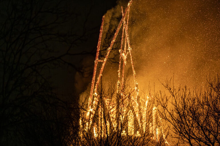 Fire Ravages Amsterdam Church on ‘Unsettled’ Dutch New Year
