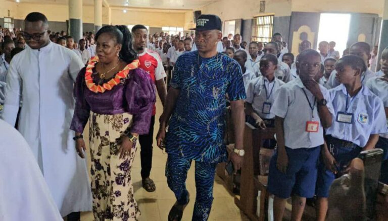Idemili South Mayor Distributes School Bags To St Joseph’s Seminary School Awka-Etiti.