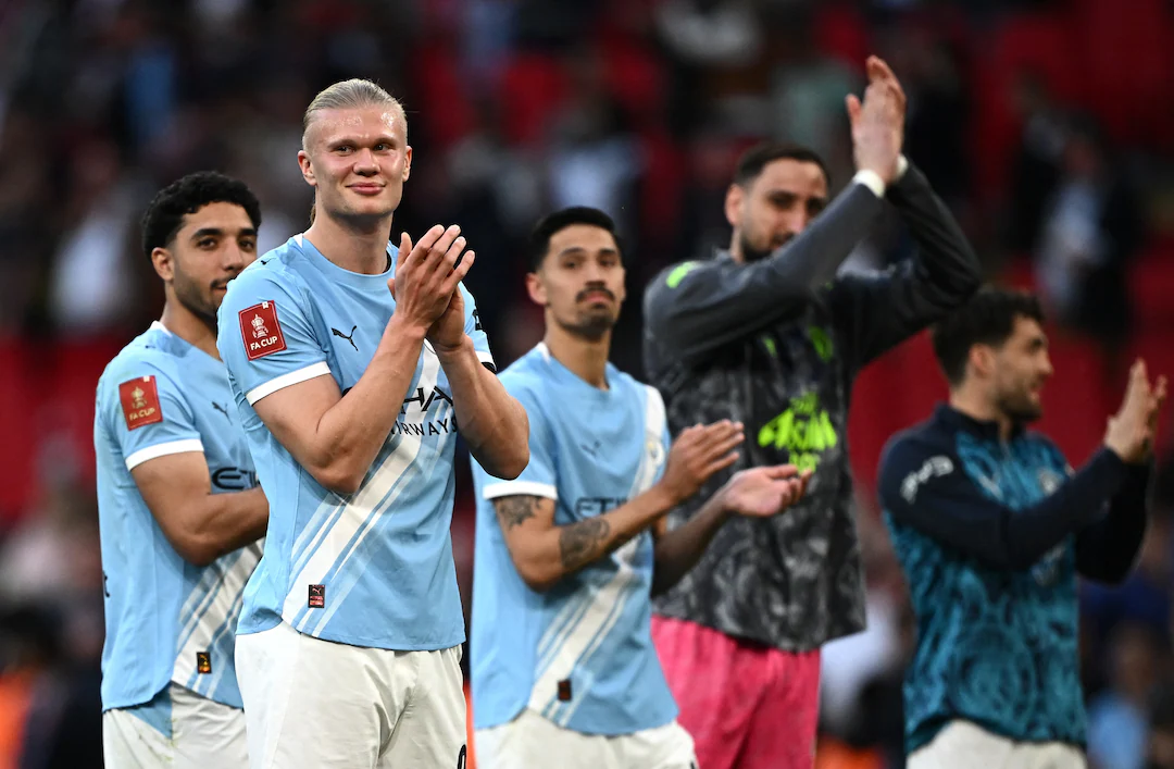 Soccer Football - FA Cup - Semi Final - Manchester City v Southampton - Wembley Stadium, London, Britain - April 25, 2026 Manchester City's Erling Haaland applauds fans after the match REUTERS/Dylan Martinez